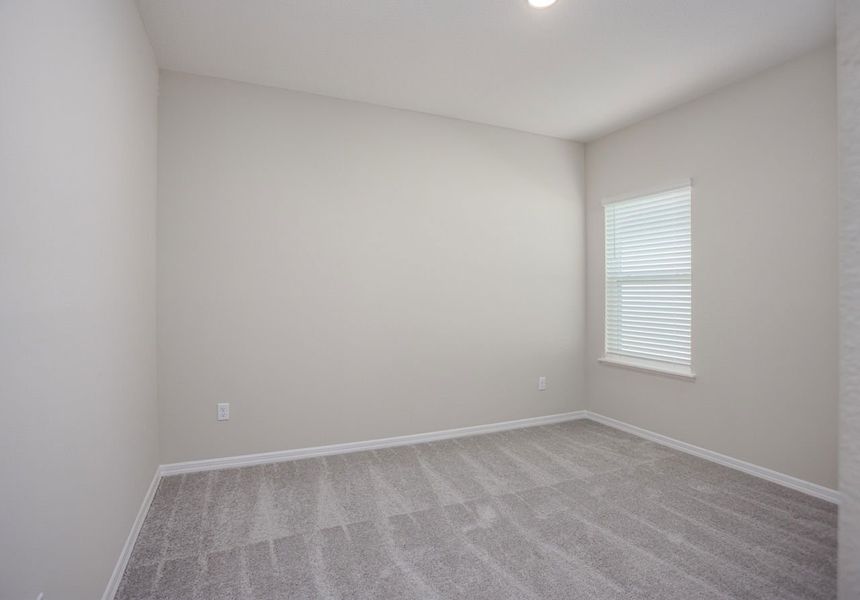 Spacious, unfurnished interior of a new home in Oakstone Farms, Leesburg (Image 20).