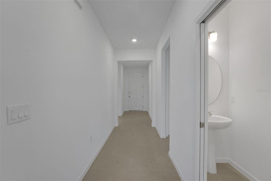 Spacious, unfurnished interior of a new home in Willowbrook North, Winter Haven (Image 19).