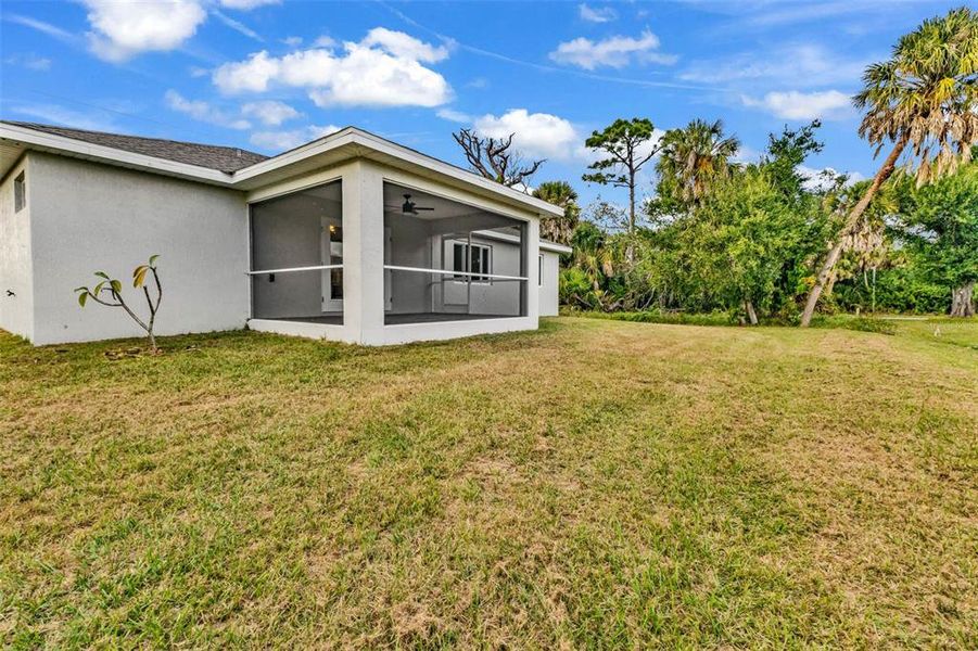Exterior details and patio area of a home in , Port Charlotte (Image 23).