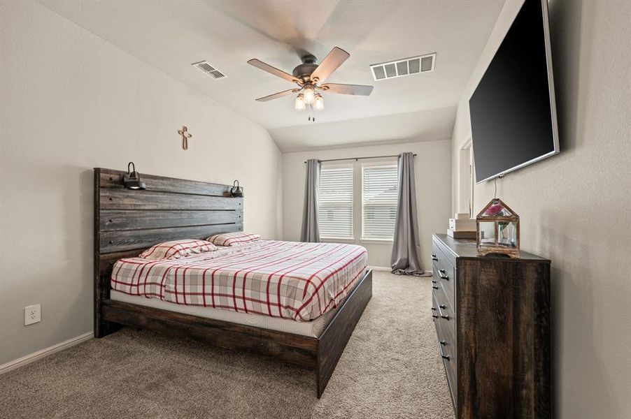 Furnished interior view inside a new home in Heritage Village, Haltom City (Image 29). Furnished interior view inside a new home in Heritage Village, Haltom City (Image 29).