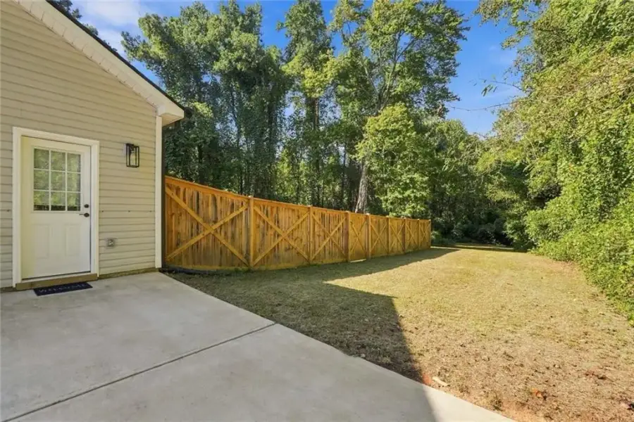 Exterior details and patio area of a home in , Temple (Image 17).