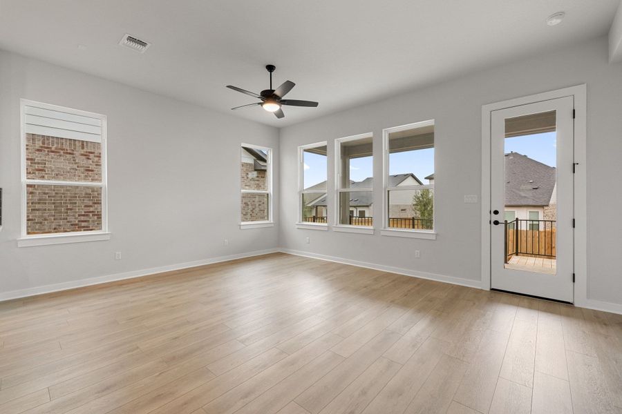 Spacious, unfurnished interior of a new home in Heritage, Dripping Springs (Image 37).