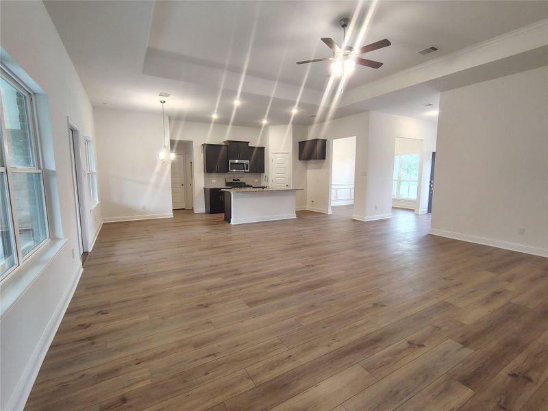 Spacious Family Room Spacious Family Room