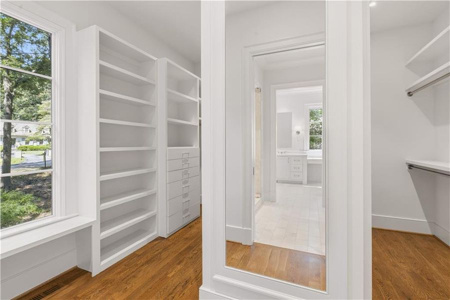 Spacious, unfurnished interior of a new home in , Atlanta (Image 49).