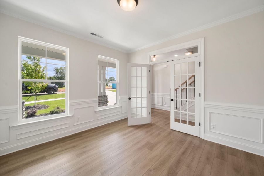Spacious, unfurnished interior of a new home in Pisgah Park, Kernersville (Image 13).