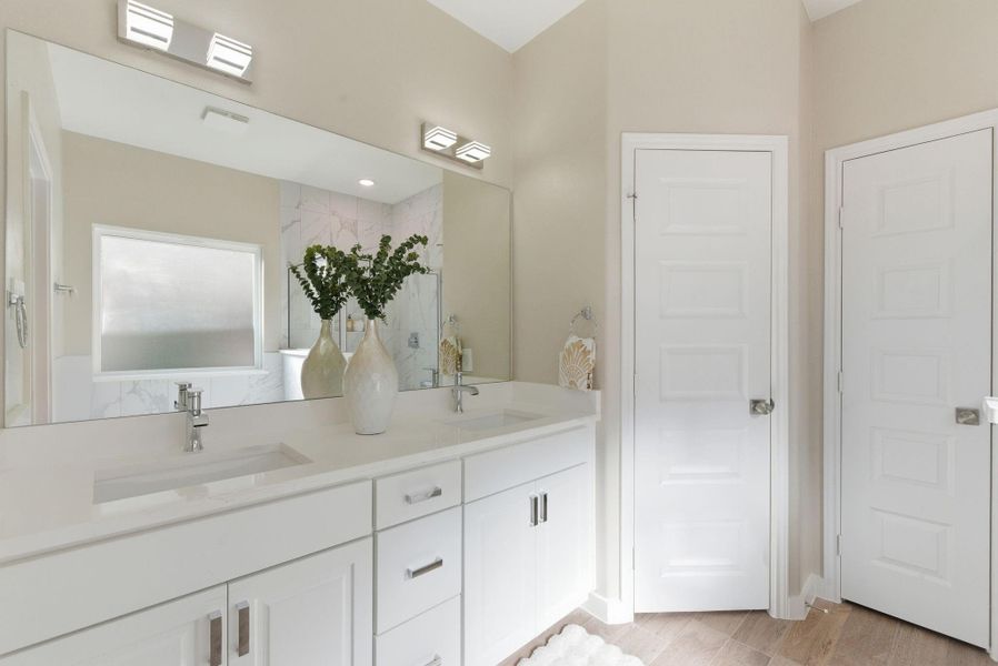 Furnished interior view inside a new home in , Fresno (Image 33).