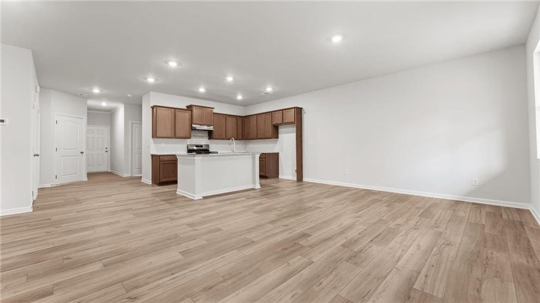 Spacious, unfurnished interior of a new home in Villages at Cedar Hill, Dallas (Image 13).