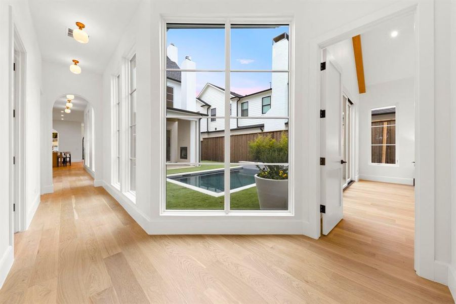 Spacious, unfurnished interior of a new home in , Dallas (Image 19).