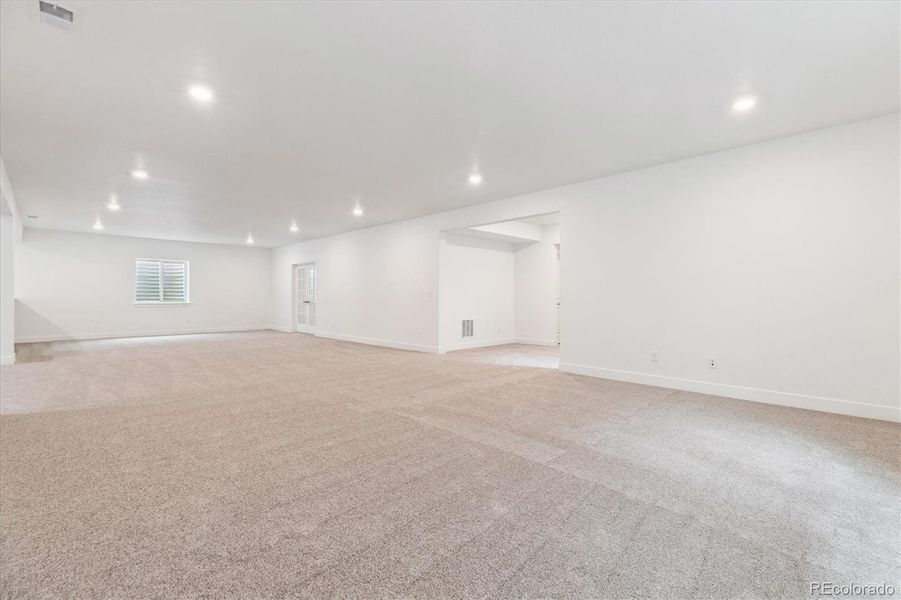 Spacious, unfurnished interior of a new home in , Littleton (Image 14).