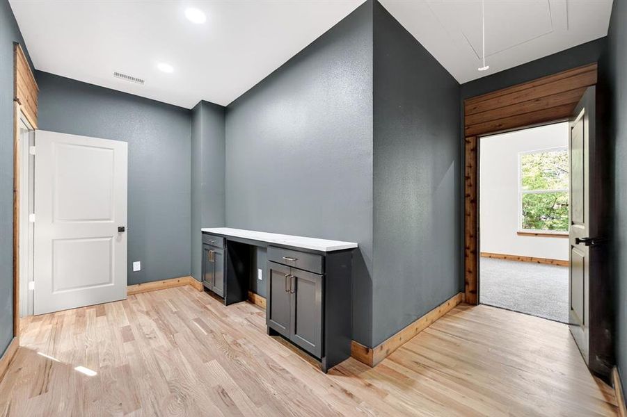 Furnished interior view inside a new home in , Mabank (Image 16). Furnished interior view inside a new home in , Mabank (Image 16).