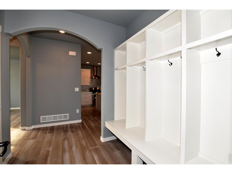 Spacious, unfurnished interior of a new home in , Johnstown (Image 24).