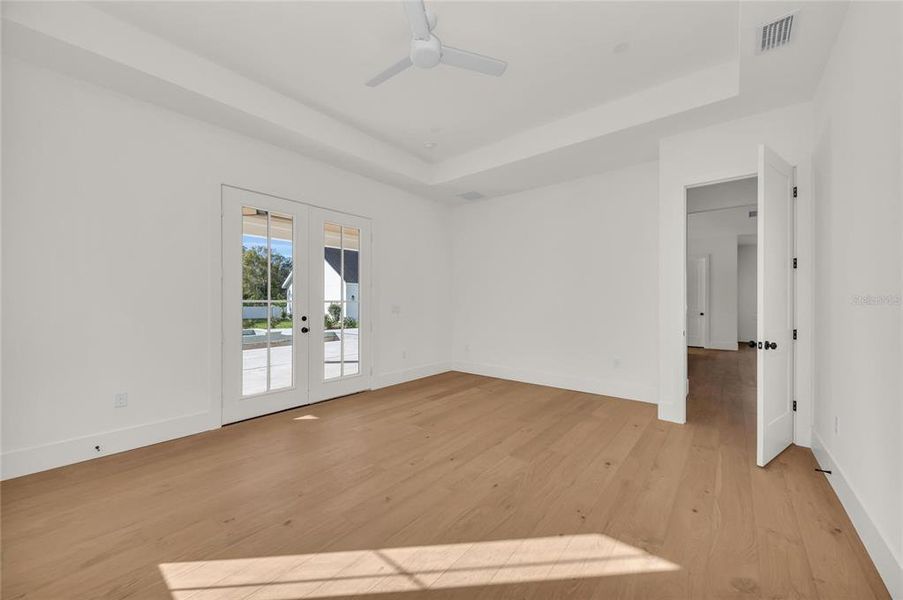 Spacious, unfurnished interior of a new home in , Sarasota (Image 55). Spacious, unfurnished interior of a new home in , Sarasota (Image 55).