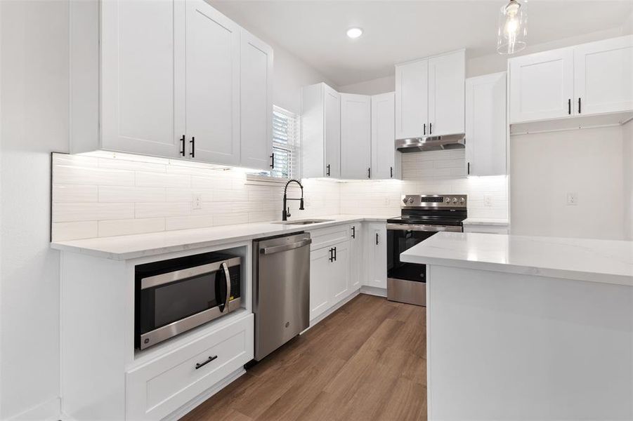 Furnished interior view inside a new home in , Payne Springs (Image 11). Furnished interior view inside a new home in , Payne Springs (Image 11).