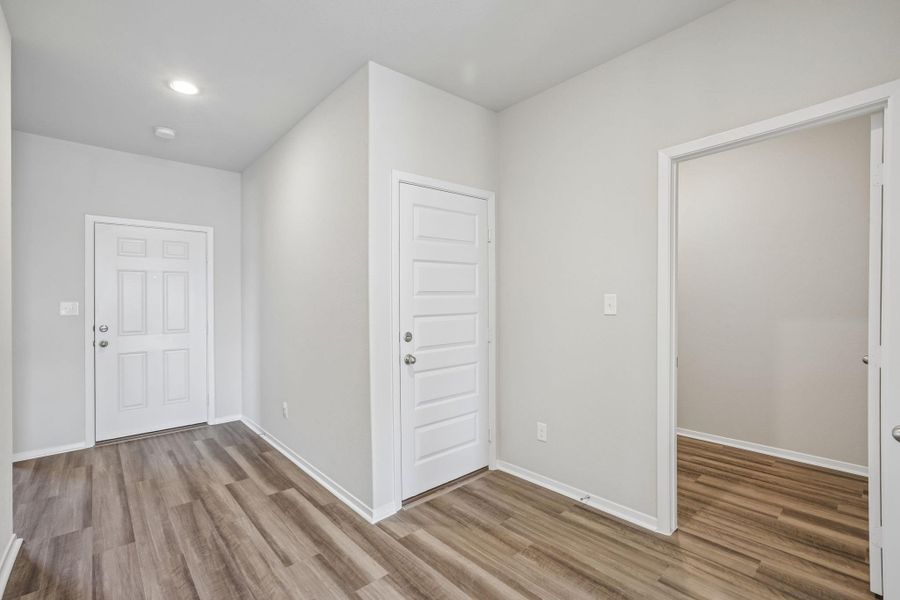 Spacious, unfurnished interior of a new home in Edgebrooke, Pflugerville (Image 17). Spacious, unfurnished interior of a new home in Edgebrooke, Pflugerville (Image 17).