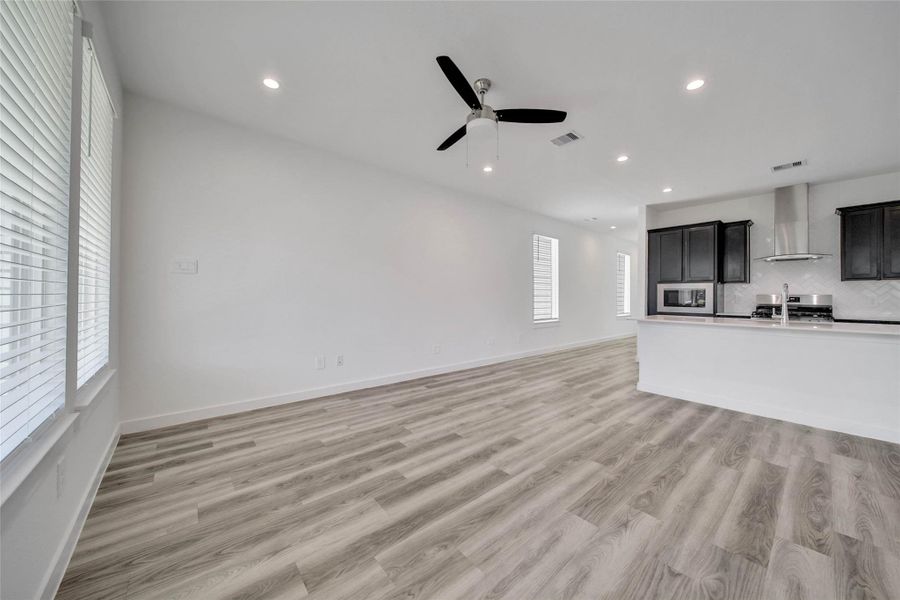 Spacious, unfurnished interior of a new home in City Gate, Houston (Image 19).