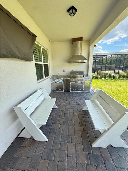 Exterior details and patio area of a home in , Orlando (Image 29).