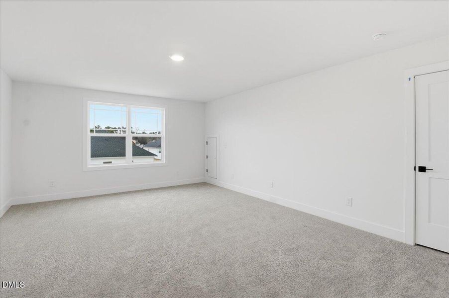 Spacious, unfurnished interior of a new home in Kelly Farms, Lillington (Image 26).