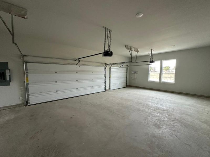 Spacious, unfurnished interior of a new home in Fannin Ranch, Leonard (Image 23).