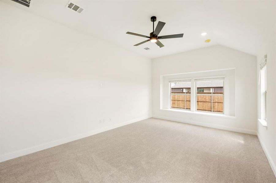 Spacious, unfurnished interior of a new home in Creekview Meadows, Pilot Point (Image 17). Spacious, unfurnished interior of a new home in Creekview Meadows, Pilot Point (Image 17).