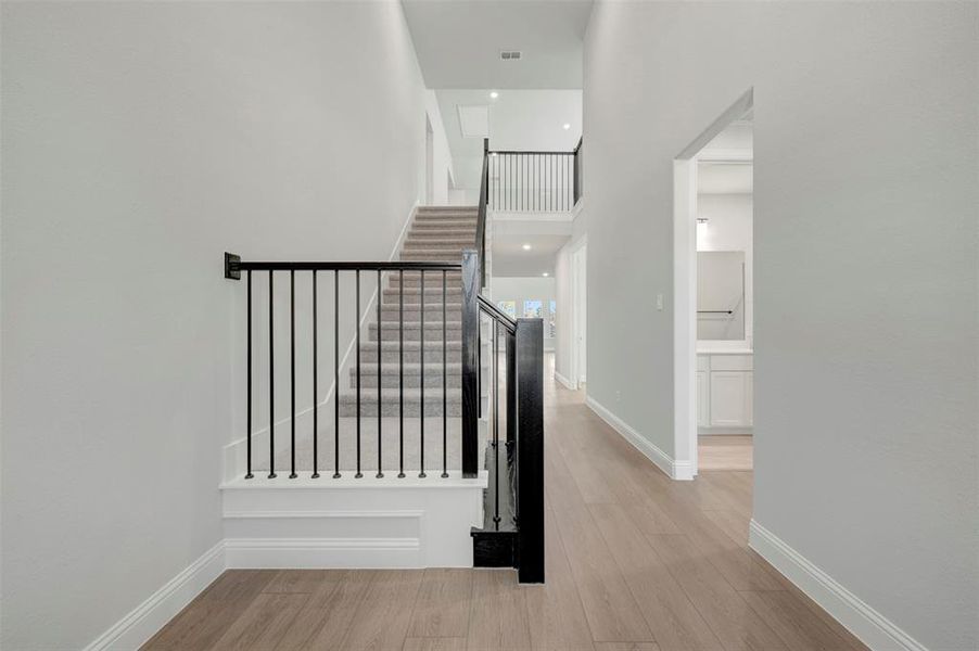 Spacious, unfurnished interior of a new home in Aster Park, McKinney (Image 15).