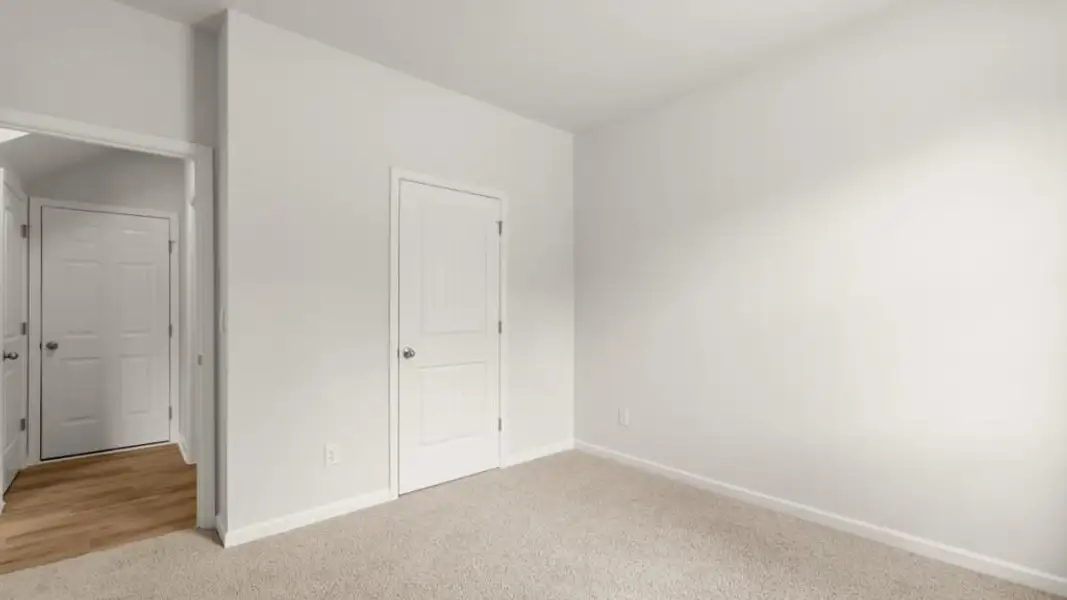 Spacious, unfurnished interior of a new home in Lost Creek, Dallas (Image 22).