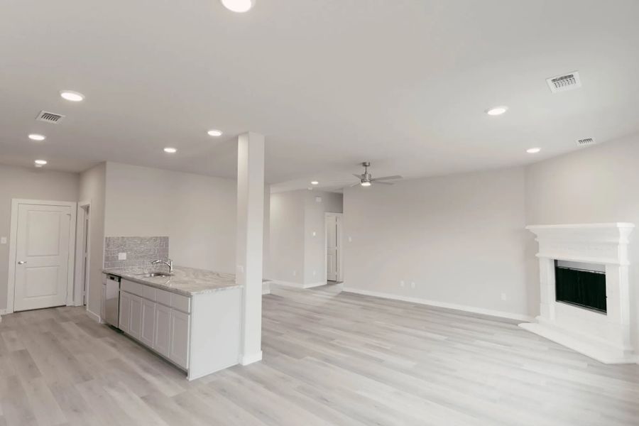 Representative furnished interior of a home built from the Hudson by Stonehollow Homes in Heritage Grove, Blue Ridge (Image 6).
