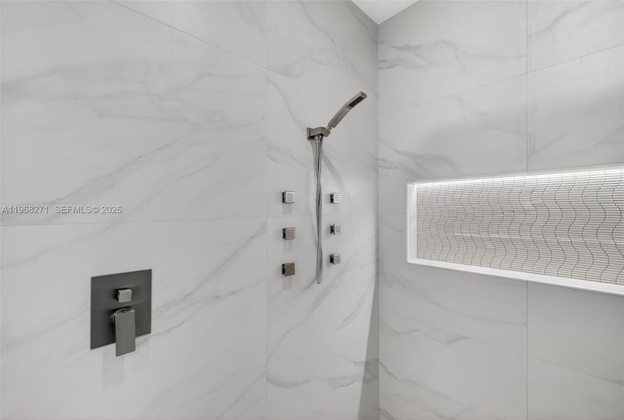 Close-up of interior finishes inside a home in , Fort Lauderdale (Image 21).