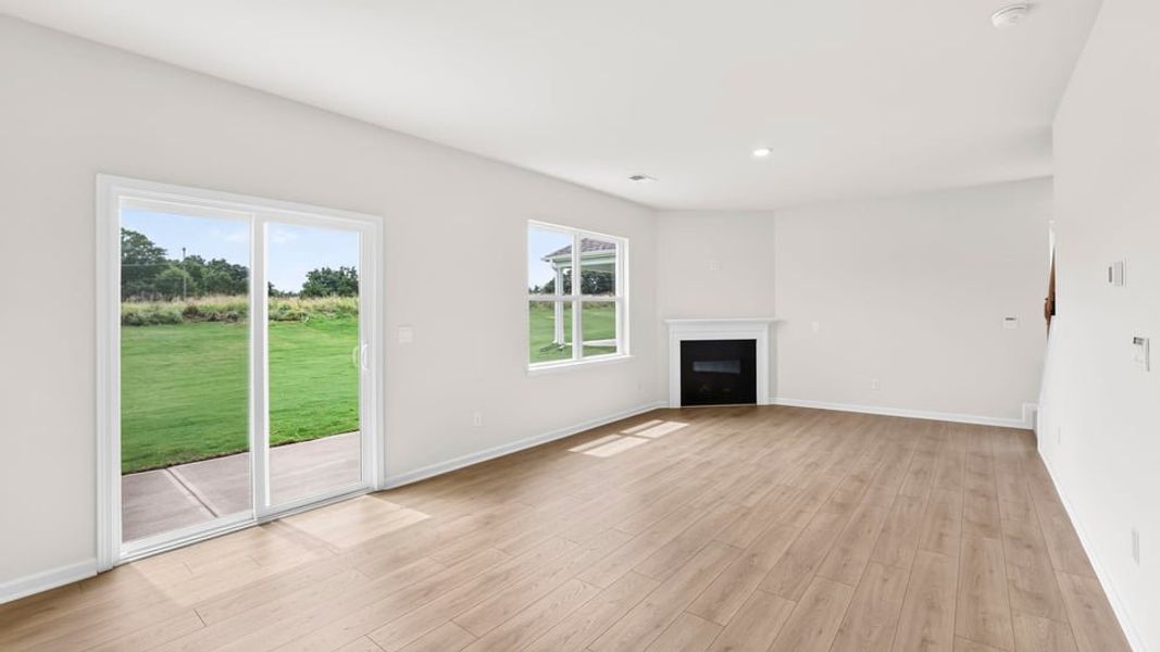 Spacious, unfurnished interior of a new home in Durbin Meadows Traditions, Fountain Inn (Image 21).
