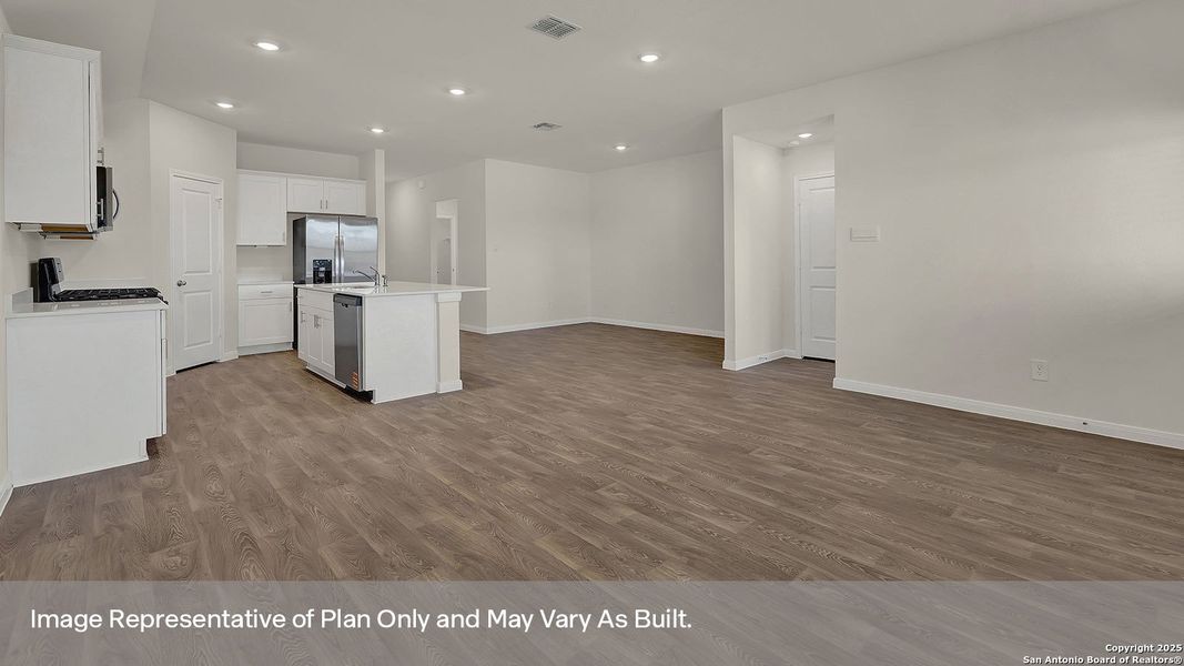 Spacious, unfurnished interior of a new home in Paramount, Kyle (Image 22).