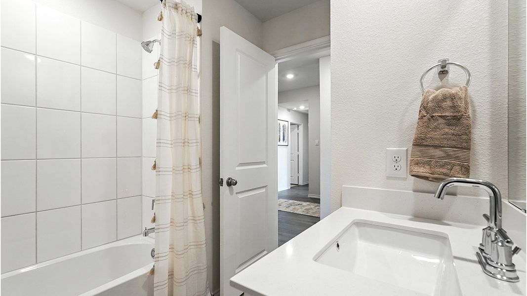 Representative furnished interior of a home built from the Huntsville by D.R. Horton in The Reserve at Timber Creek, Lindale (Image 40).