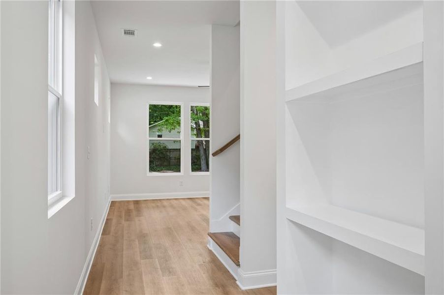 Spacious, unfurnished interior of a new home in , Atlanta (Image 15).