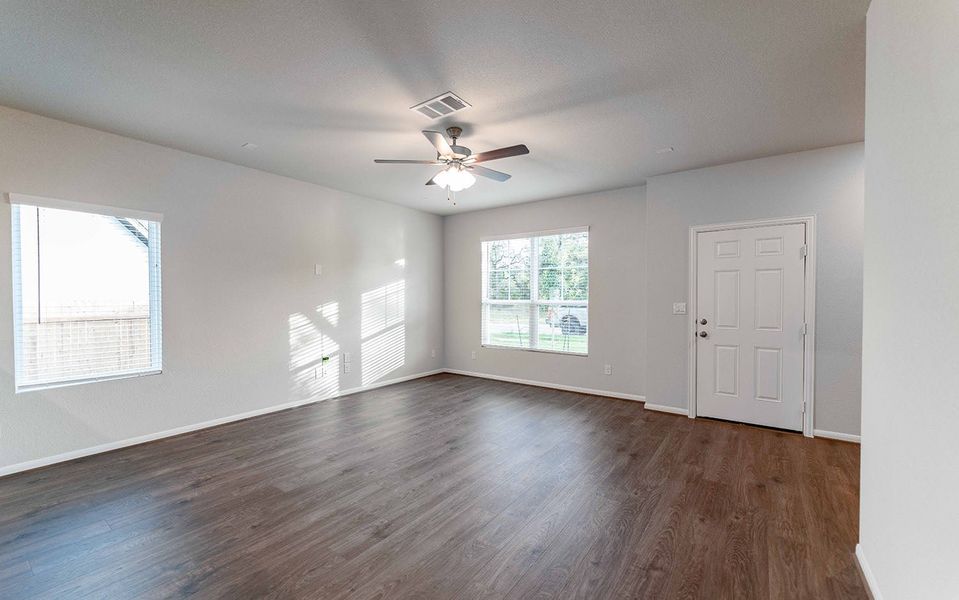 Spacious, unfurnished interior of a new home in Sanctuary, Salado (Image 11).