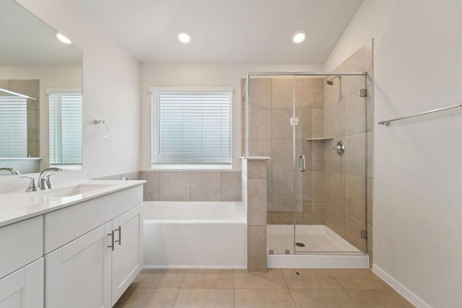 Furnished interior view inside a new home in Southwinds, Baytown (Image 11).