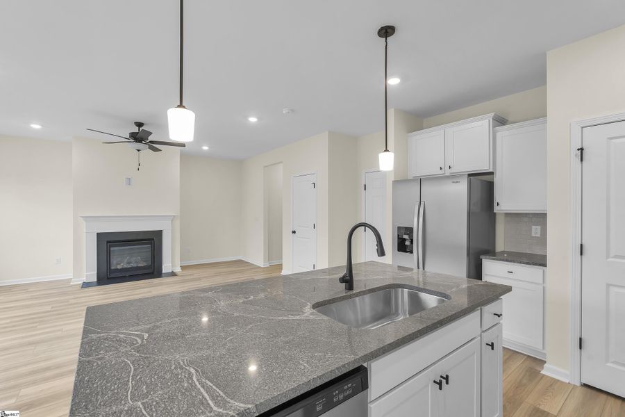 Furnished interior view inside a new home in Sedona, Greenville (Image 8).