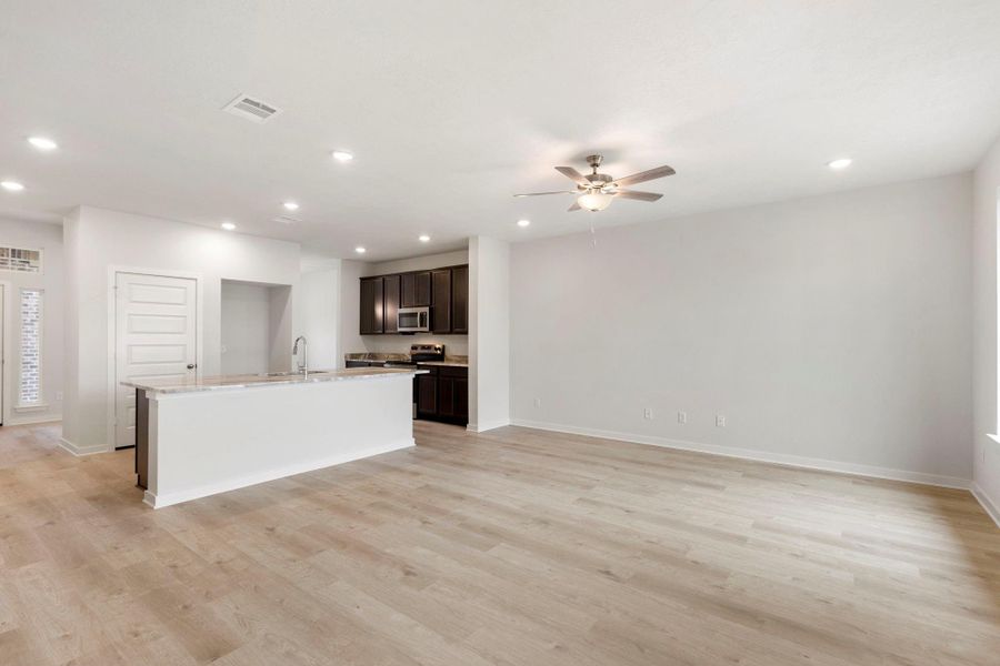 Spacious, unfurnished interior of a new home in , Huntsville (Image 22).