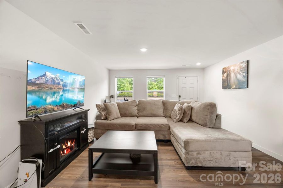 Furnished interior view inside a new home in , Lincolnton (Image 10).