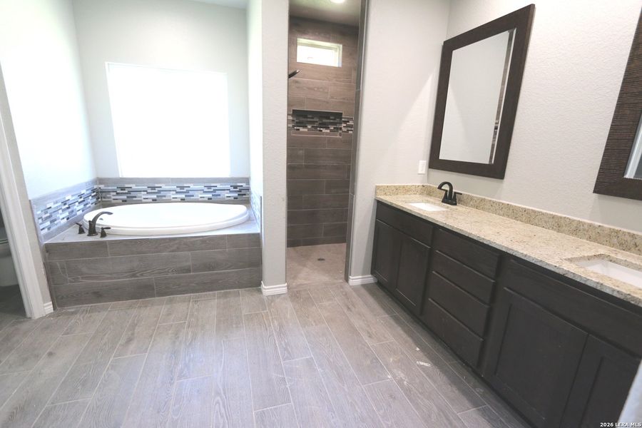 Furnished interior view inside a new home in , La Vernia (Image 7). Furnished interior view inside a new home in , La Vernia (Image 7).