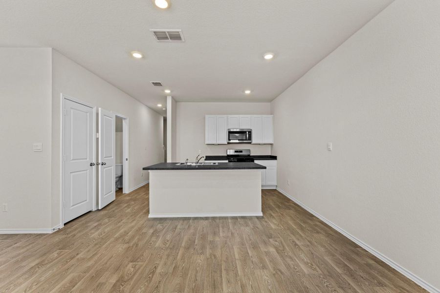 Furnished interior view inside a new home in Bollinger, Maxwell (Image 8).