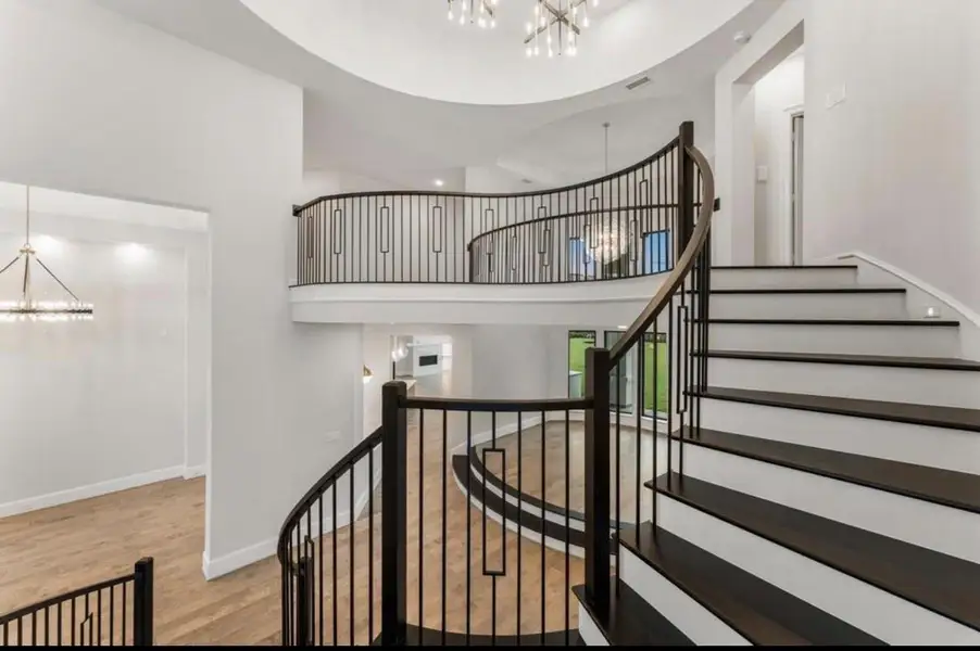 Furnished interior view inside a new home in , Fresno (Image 6).