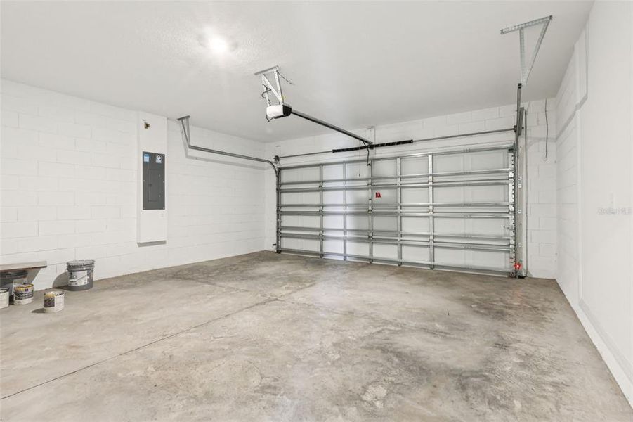 Spacious, unfurnished interior of a new home in Hamilton Bluff - Signature Series, Lake Hamilton (Image 25).