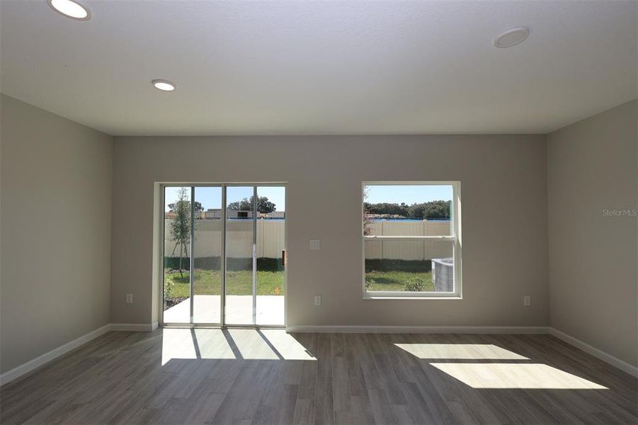 Spacious, unfurnished interior of a new home in Tyson Ranch, Orlando (Image 21).