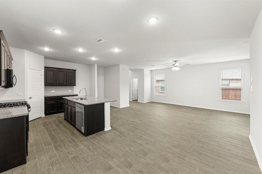 14. 1825 Hazer - Dining (3)