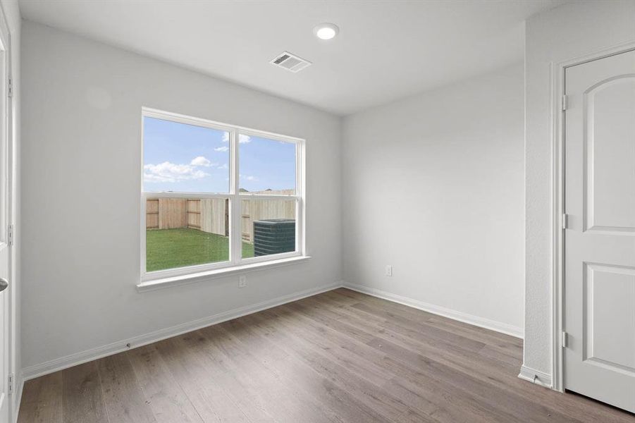 Spacious, unfurnished interior of a new home in Retreat at Fossil Creek, Fort Worth (Image 8).