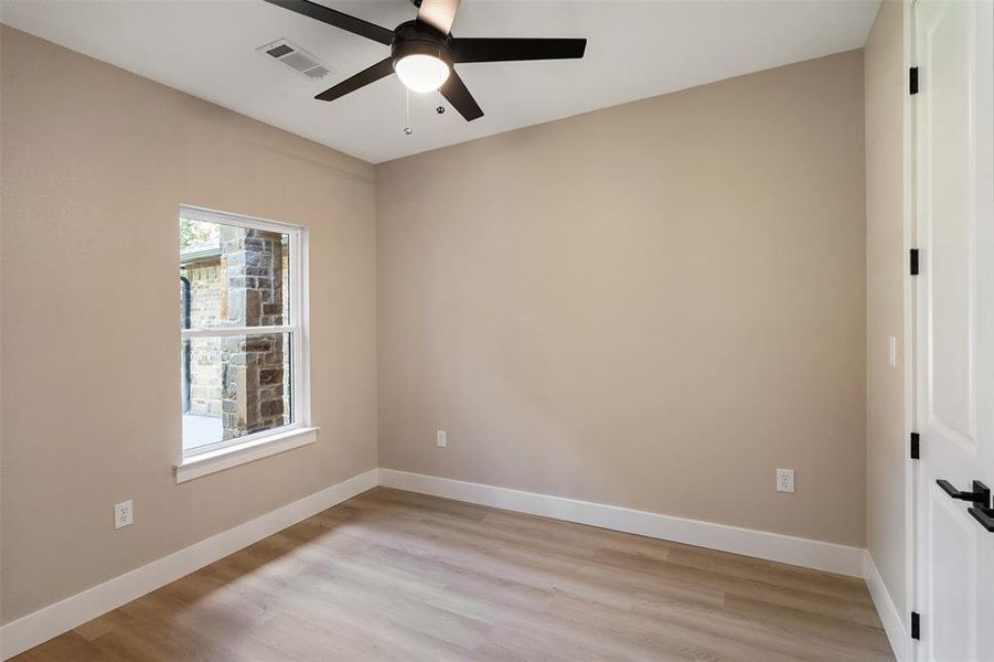 Spacious, unfurnished interior of a new home in , Gun Barrel City (Image 20).