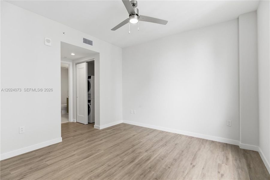 Spacious, unfurnished interior of a new home in , Miami (Image 29).