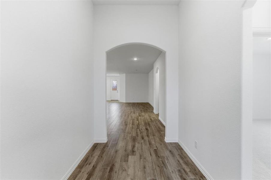 Spacious, unfurnished interior of a new home in Covenant Park, Springtown (Image 10).