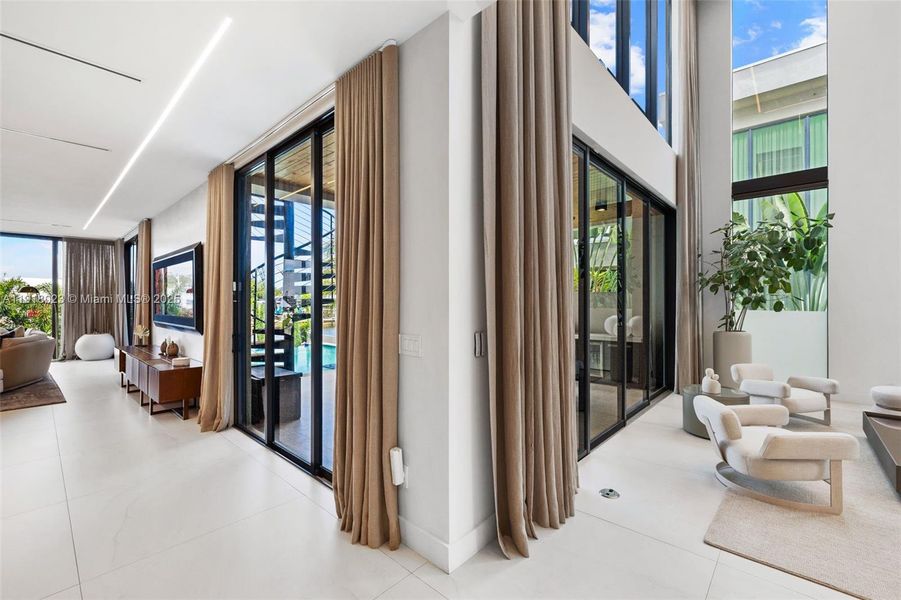 Community amenities in , Miami (Image 48).