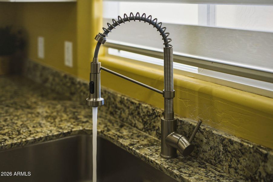 31-web-or-mls-210 N Pettoshas Dr-30