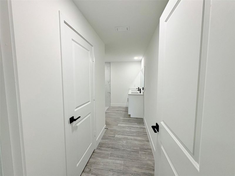 Spacious, unfurnished interior of a new home in , Okeechobee (Image 14).