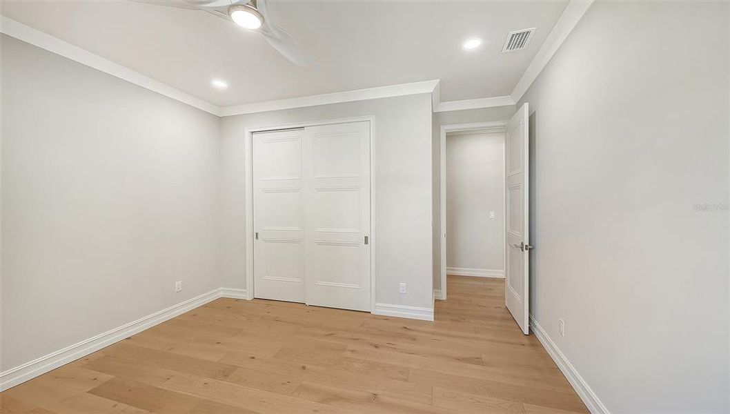 Spacious, unfurnished interior of a new home in , Sarasota (Image 50).